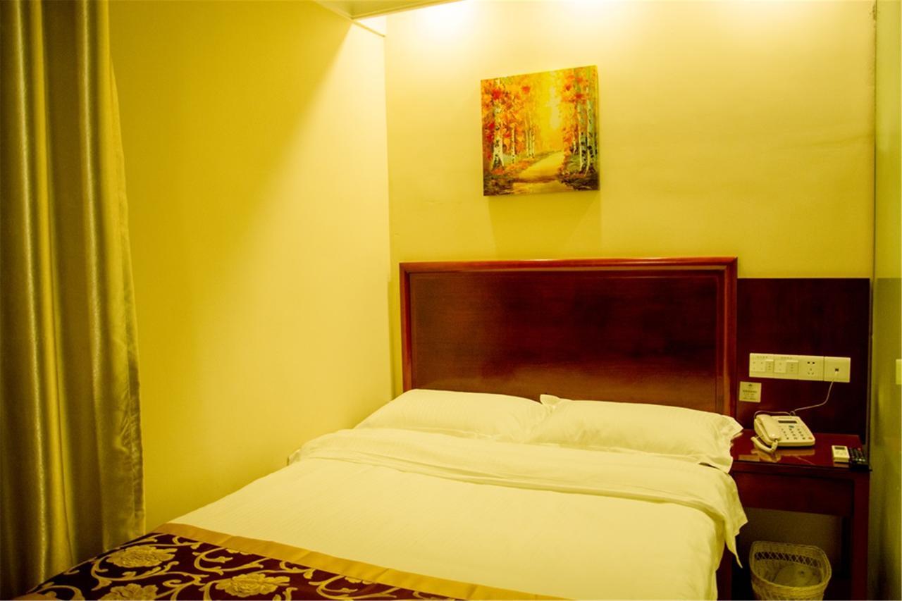 Shells Hanzhong City High Railway Station Renmin Road Hotel Bagian luar foto